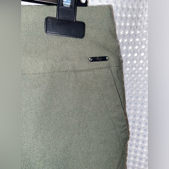 Women’s S.C. & CO. Army green stretchy Pull-on Skort size 8 - Picture 3 of 13